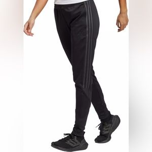 adidas Women's Tiro 23 Core Pants. Size S